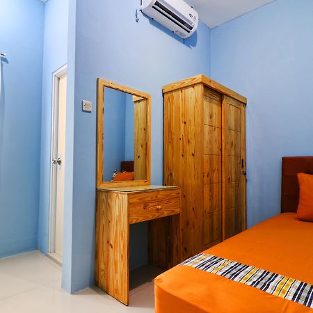 Bedur Homestay Syariah Bekasi Exterior photo
