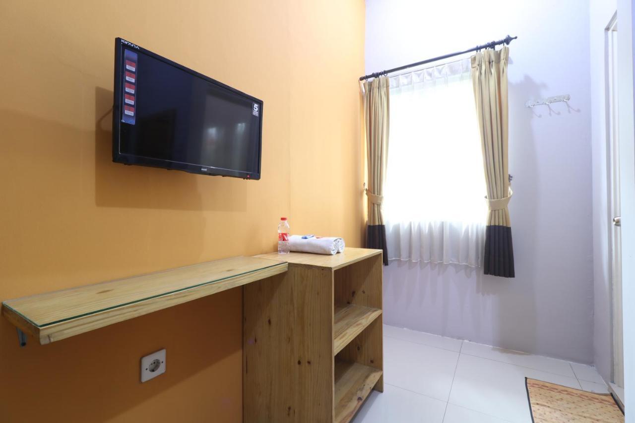 Bedur Homestay Syariah Bekasi Exterior photo